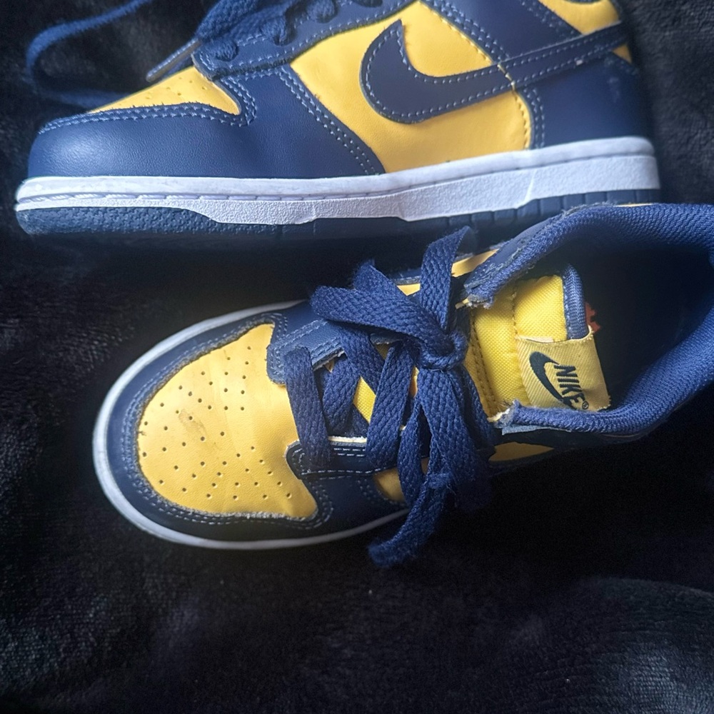Nike Dunk Low Kids' Navy and Yellow Sneakers